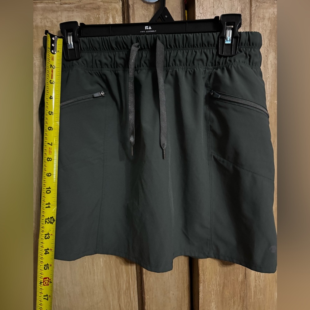 Apana Performance Green Drawstring Skort - Picture 2 of 12